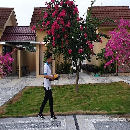 Belitung Holiday Resort Sijuk Экстерьер фото