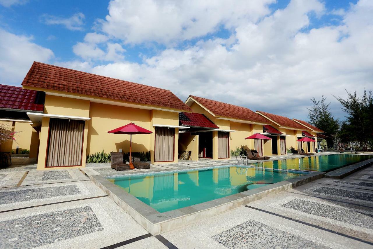 Belitung Holiday Resort Sijuk Экстерьер фото
